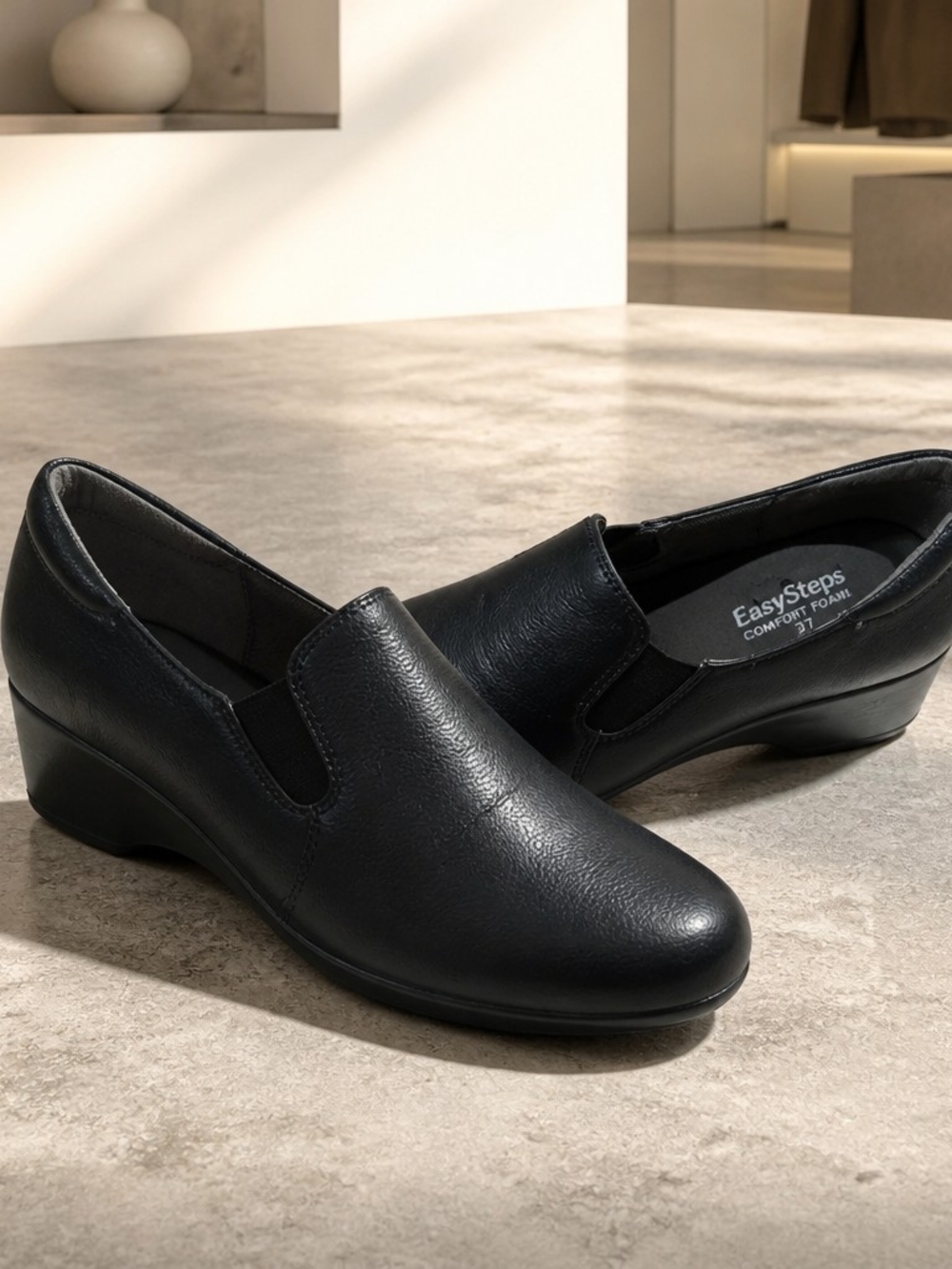 Women's Black Slip-On Comfort Loafers Sz 9.5